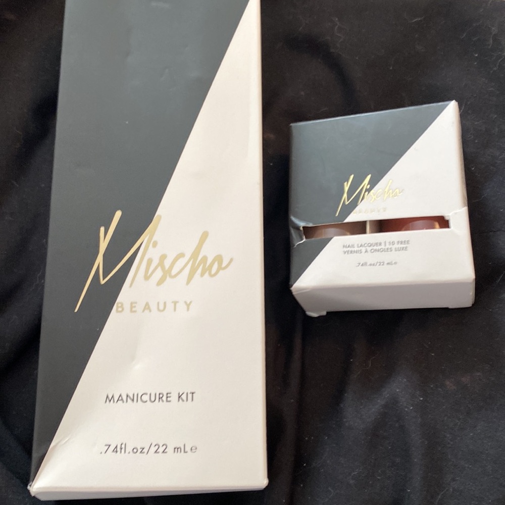 Mischa Luxe beauty manicure kit (oil, topcoat, file and two colors). BNWOT.